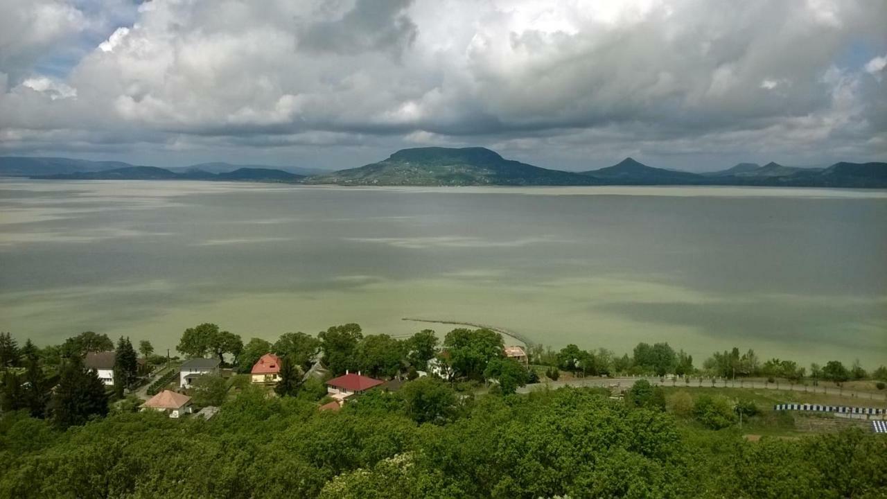 Lovely Apartment At Balatonfenyves Luaran gambar